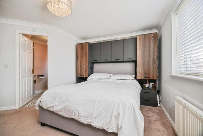 4 bed Detached for sale Image 6