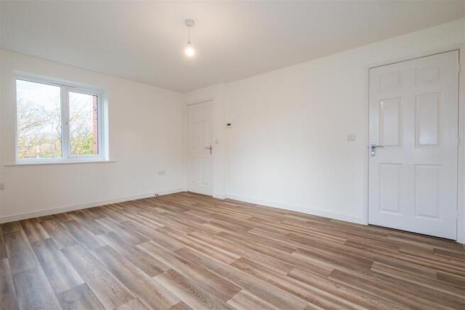 3 bed Semi-Detached to rent Image 6