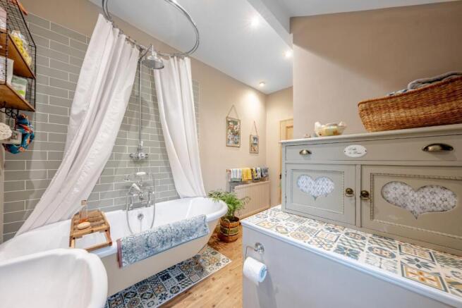 3 bed Terraced for sale Image 10