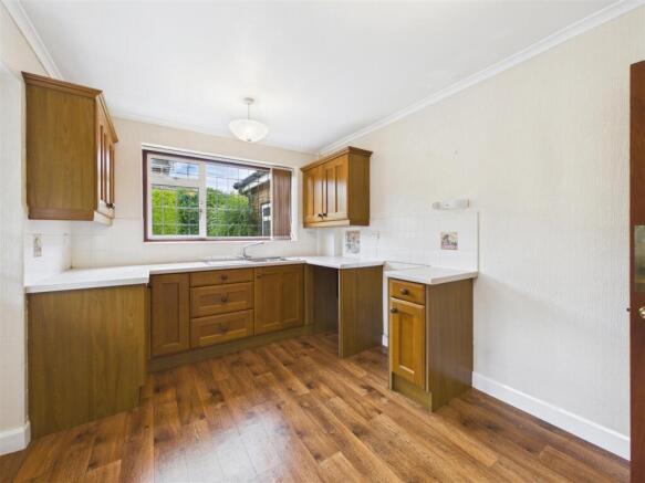 2 bed Detached Bungalow for sale Image 8