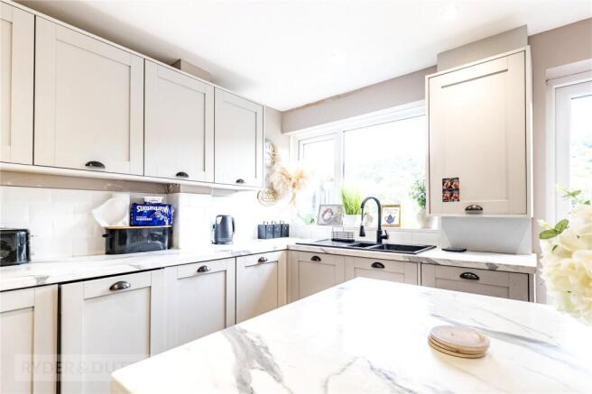 3 bed Terraced for sale Image 5
