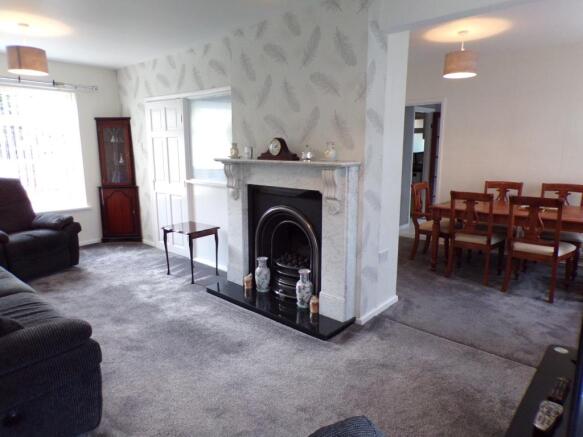 Lounge/dining room