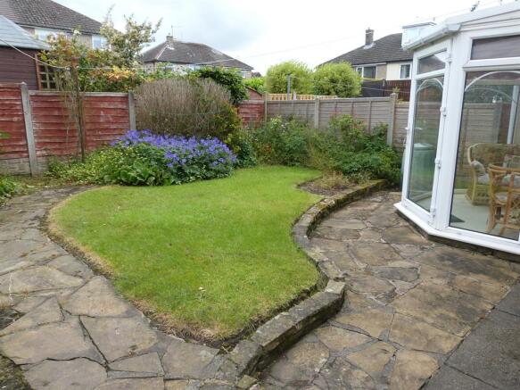 GARDEN TO THE REAR