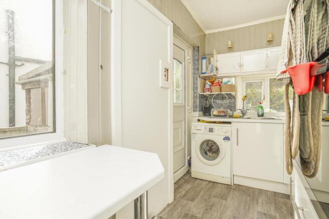 3 bed Semi-Detached for sale Image 8