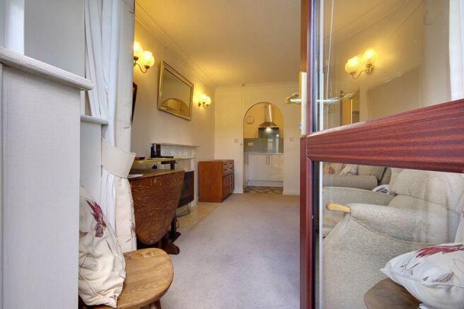 Patio thru Lounge