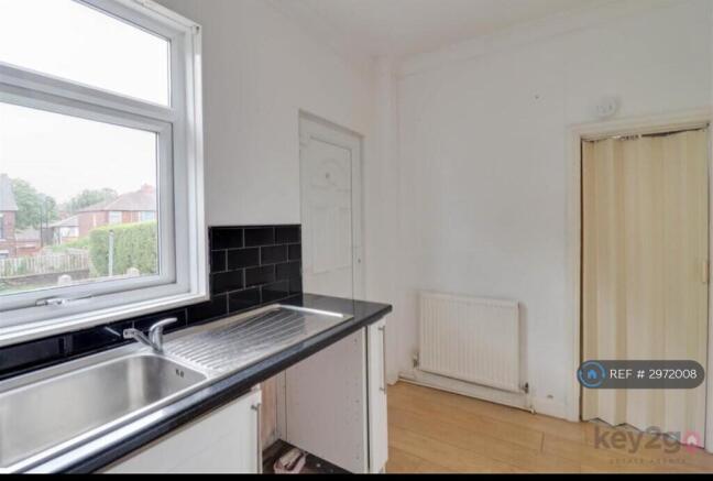 2 bed Semi-Detached to rent Image 7
