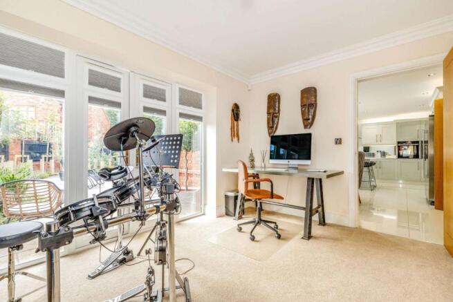 8516187-interior15-800.jpg