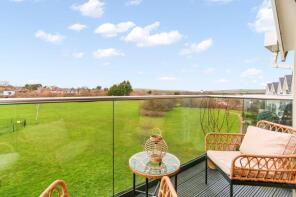 16, Gatton Park Lane, Brighton BN1 5BQ