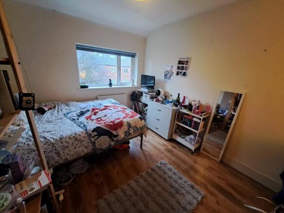6 bed Terraced to rent Image 11