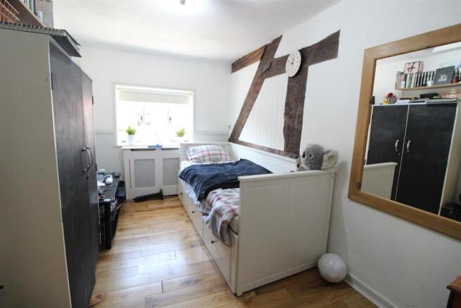 bedroom 2.JPG