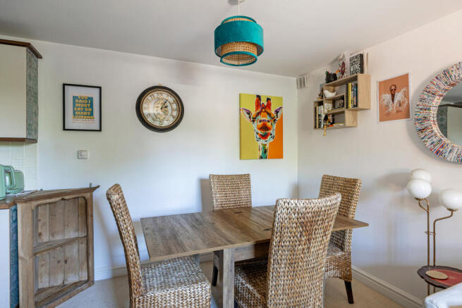 September Court, Craven Road, Newbury, West Berkshire, RG14 5BZ photo 4