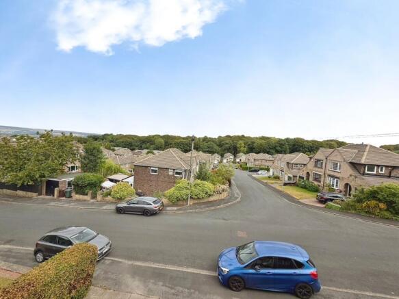 5 bed Detached for sale Image 10
