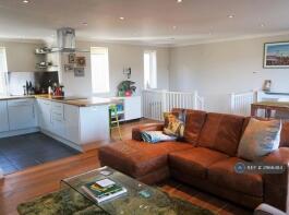 Flat 6, 182a, Clapham High Street, London SW4 7UG