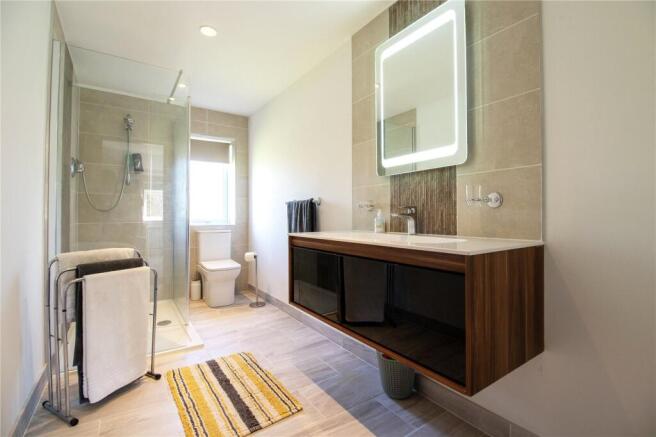 Master En-Suite