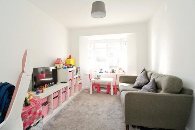 5 bed Detached for sale Image 8