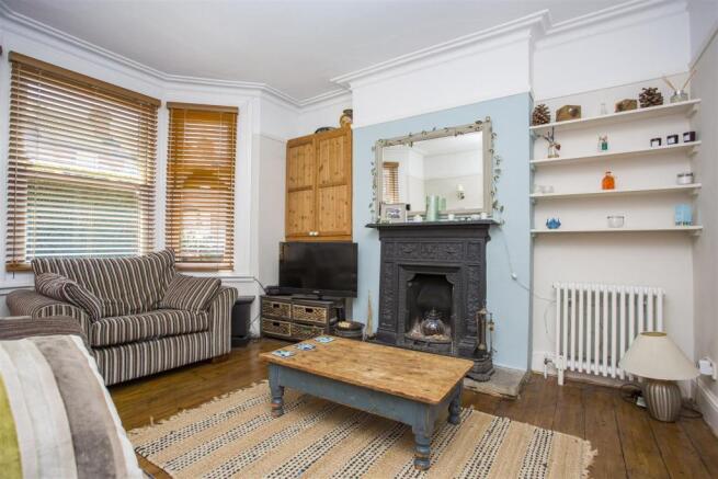 SOUTH FACING SITTING ROOM