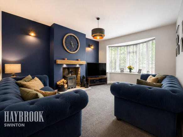 5 bed Detached for sale Image 6