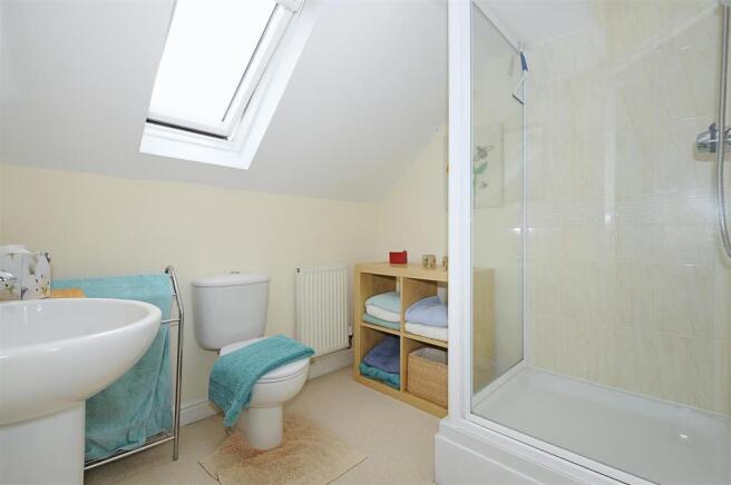 Master Ensuite.jpg