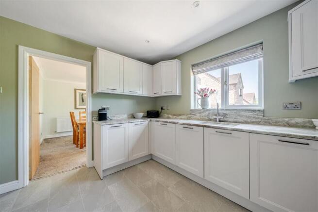kitchen 2.jpg