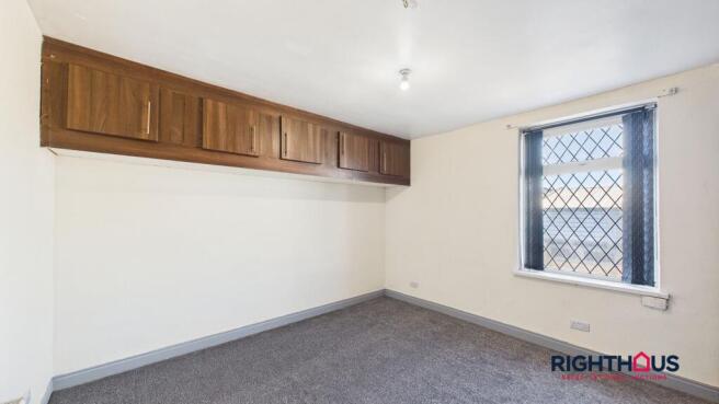 4 bed Terraced to rent Image 7
