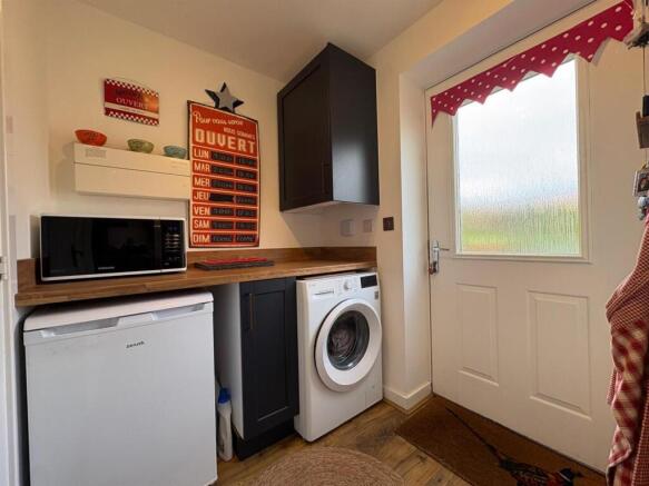 4 bed Detached for sale Image 7