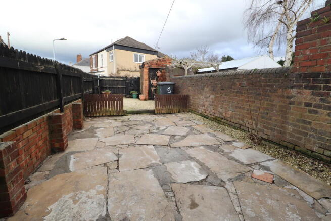 2 bed Semi-Detached to rent Image 9