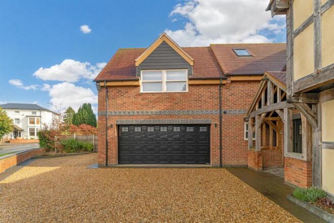 2 Main Street-10.JPG