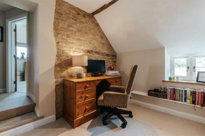 Dovecote Cottage 032.jpg