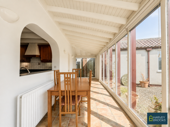 4 bed Detached for sale Image 8