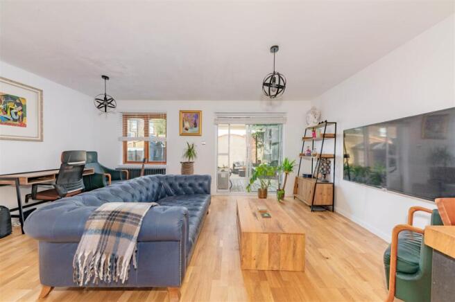 21 Seafield Close Dundee-4.JPG