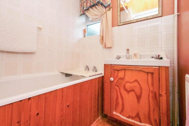 3 bed Detached Bungalow for sale Image 10