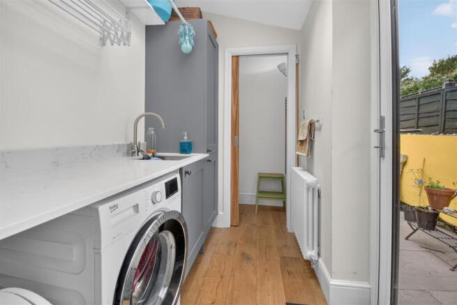 3 bed Terraced for sale Image 12