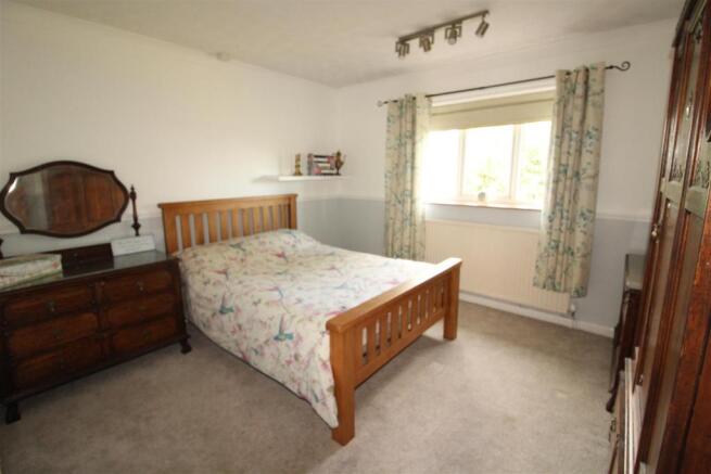 Bedroom 2.JPG