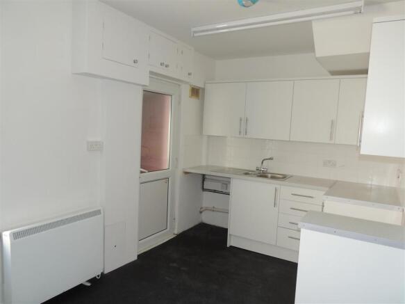 Kitchen Area: