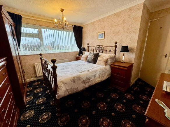 3 bed Semi-Detached for sale Image 11