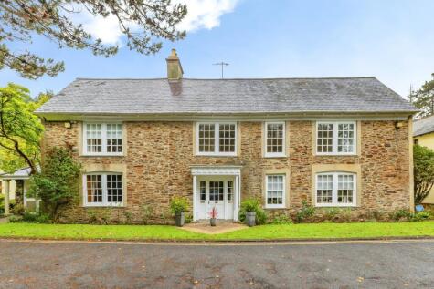 Coronation Road, Totnes, Devon, TQ9