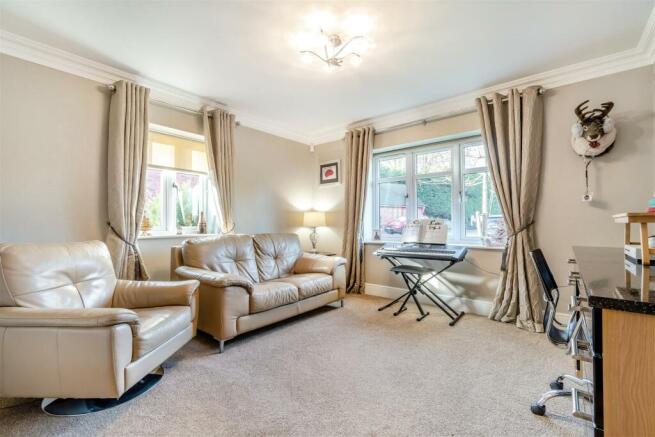 8577606-interior42.jpg