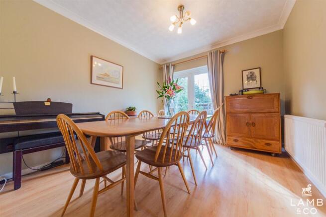 DINING ROOM:
