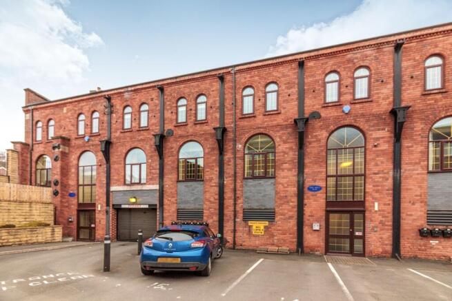 2 bed Apartment to rent Image 8