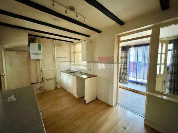 Deepdene 34 Kitchen.jpg