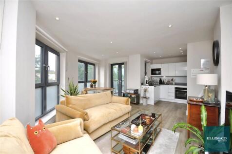 Nether Street, London, N3