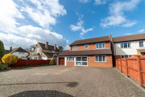 Cheltenham Road, Bishops Cleeve, Cheltenham, GL52