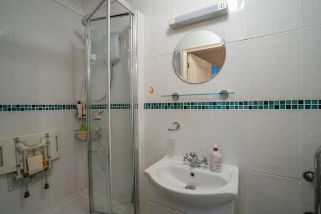 Shower Room.jpg