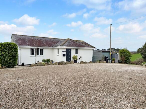 Germoe, Modern bungalow in convenient location photo 3