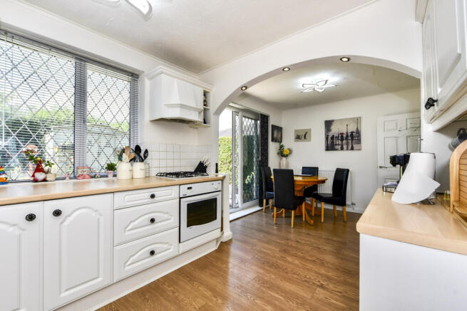 3 bed Semi-Detached for sale Image 8