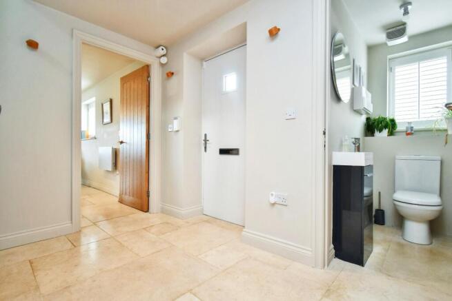 4 bed Detached for sale Image 10