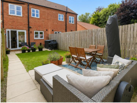 2 bed Terraced for sale Image 2