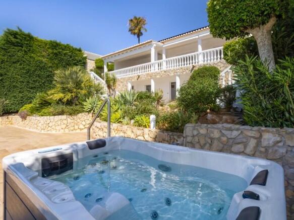 Jacuzzi