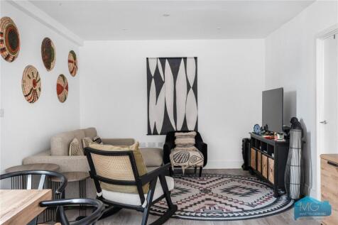 Edgewood Mews, London, N3