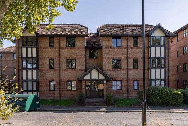 Chamberlain Place, E17